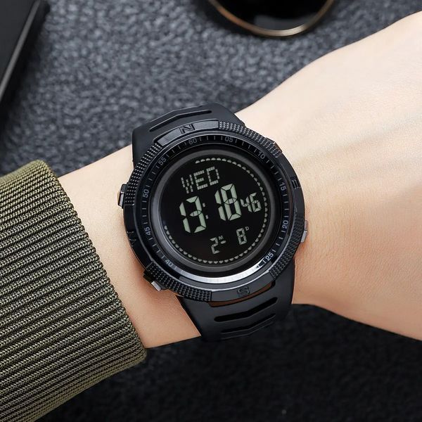 Часы мужские спортивные с компасом Skmei 2147 Compass (Черные с черным циферблатом) L7031661 фото
