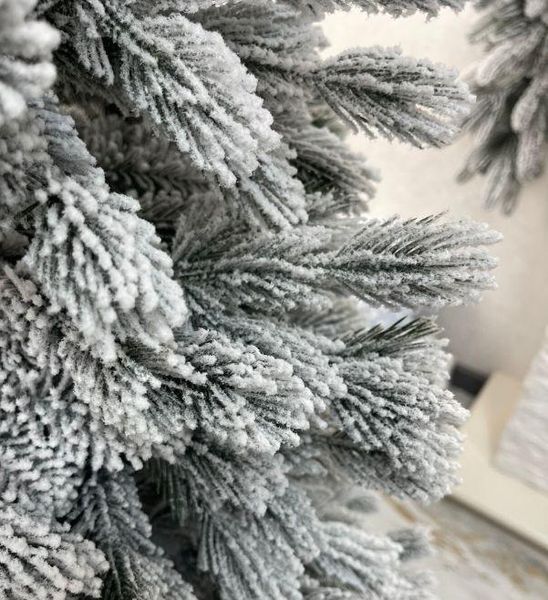 Штучна лита конусна ялинка Класик засніжена 2.6 м L9004592 фото